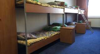 Гостиница Арена Москва Кровать в общей мужской спальне на 10 человек-2